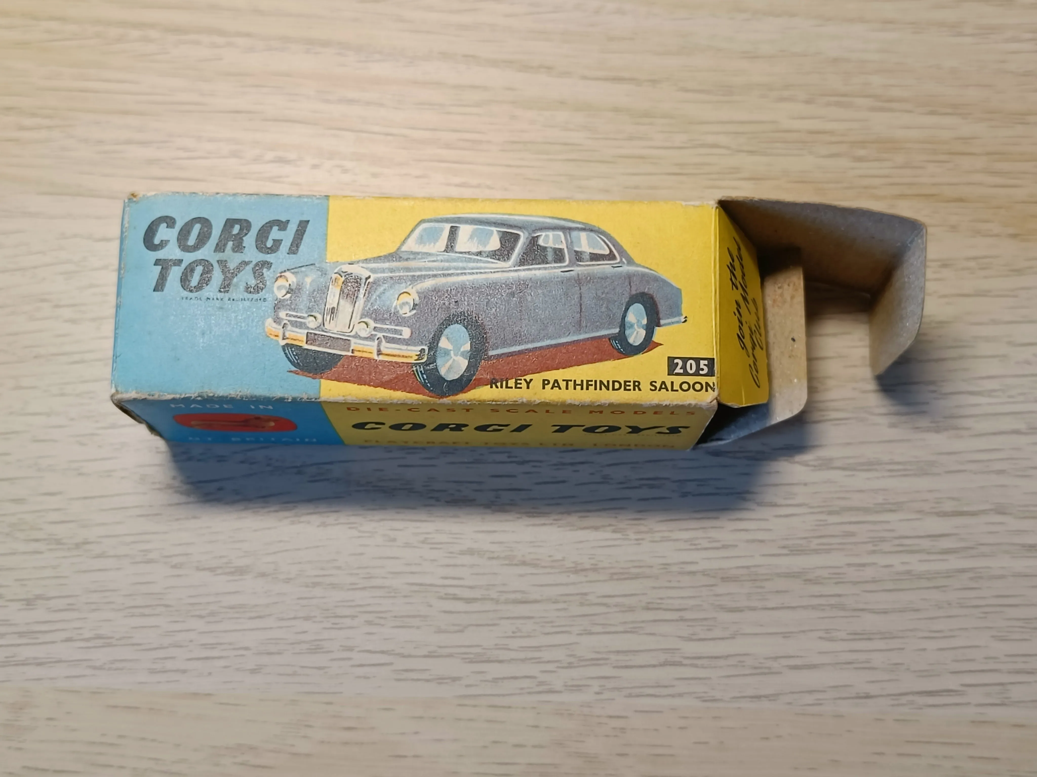 205 Riley Pathfinder (late edition) *with original box*