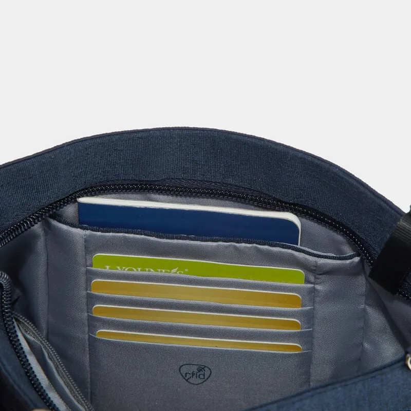 ANTI-THEFT METRO SADDLE CROSSBODY