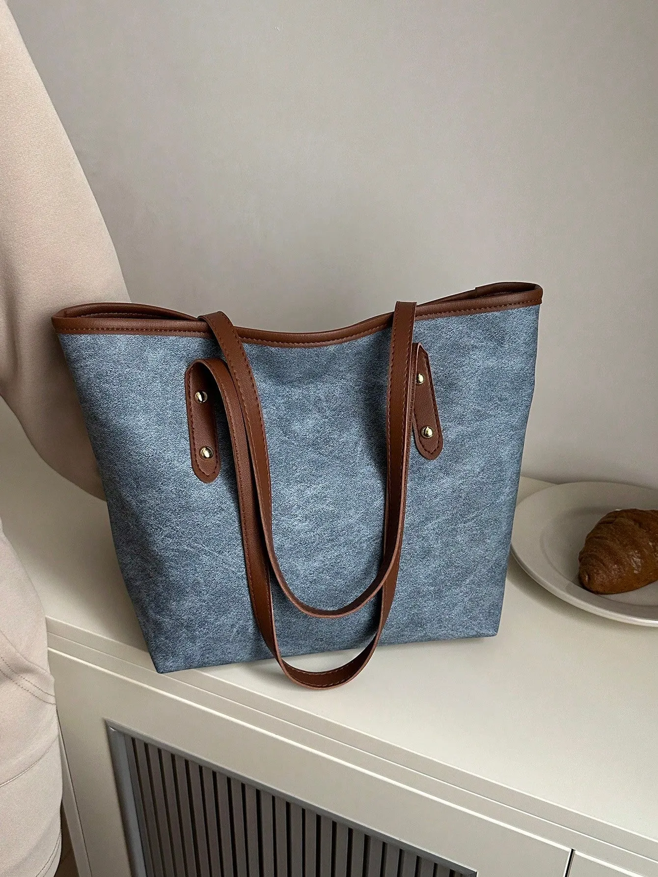 Blue PU Leather Rivet Decor Zipper Closure Large Capacity Simple And Versatile Tote Shoulder Bag