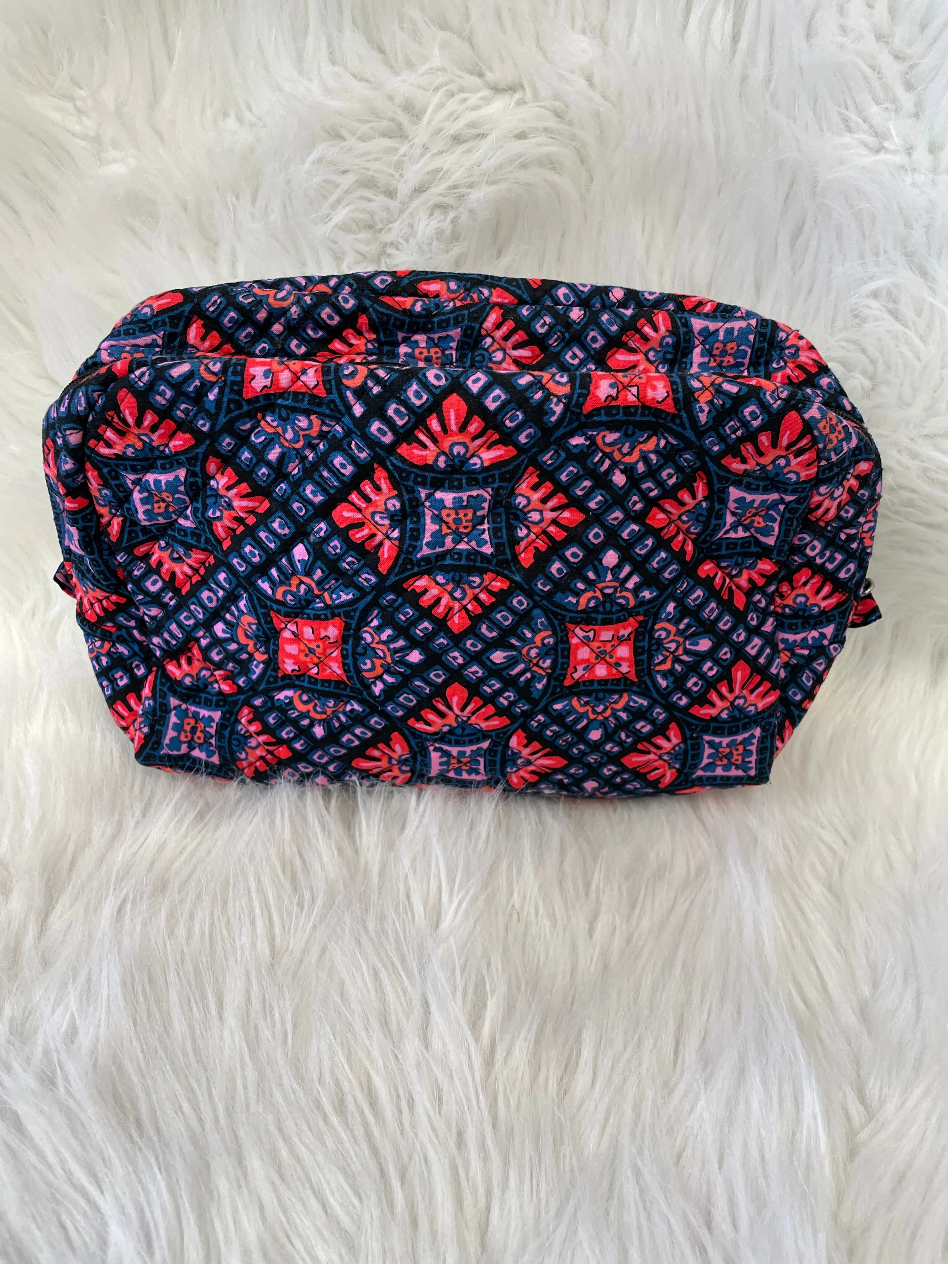 Makeup Bag By Vera Bradley, Size: Large