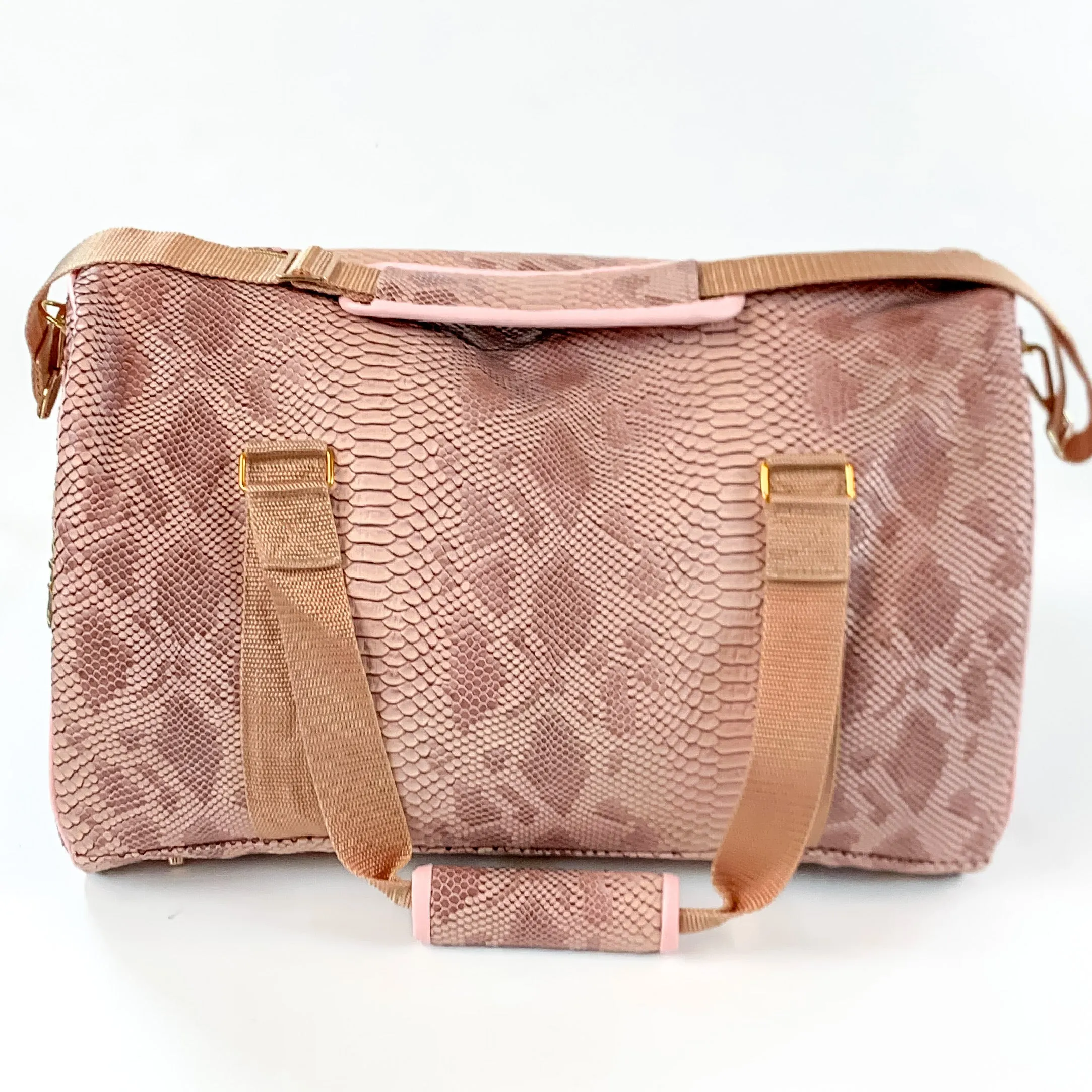 Makeup Junkie | Copperazzi Duffel Bag in Dusty Pink Snake Print