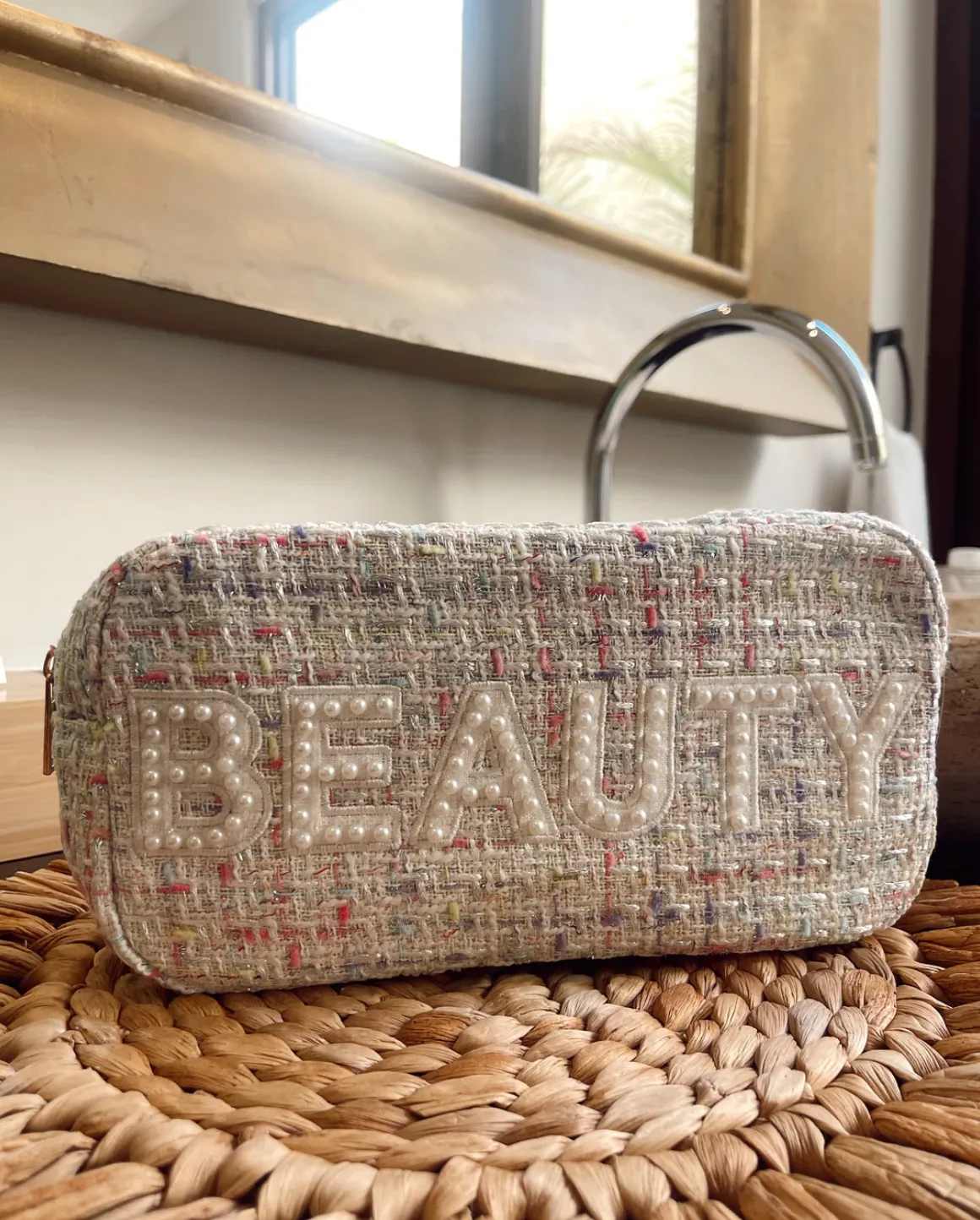 NEW!! Tweed BEAUTY Bag in White