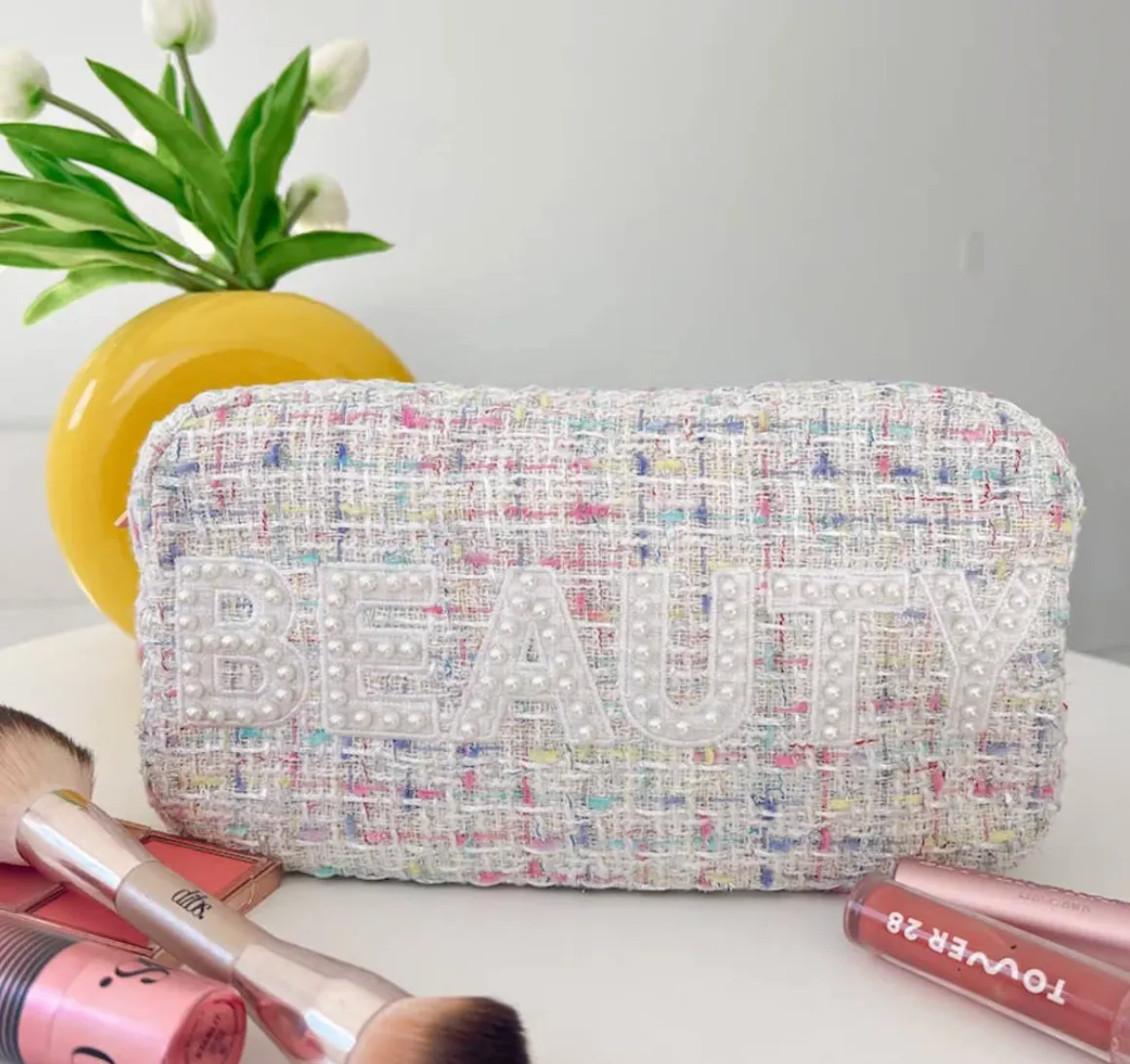 NEW!! Tweed BEAUTY Bag in White