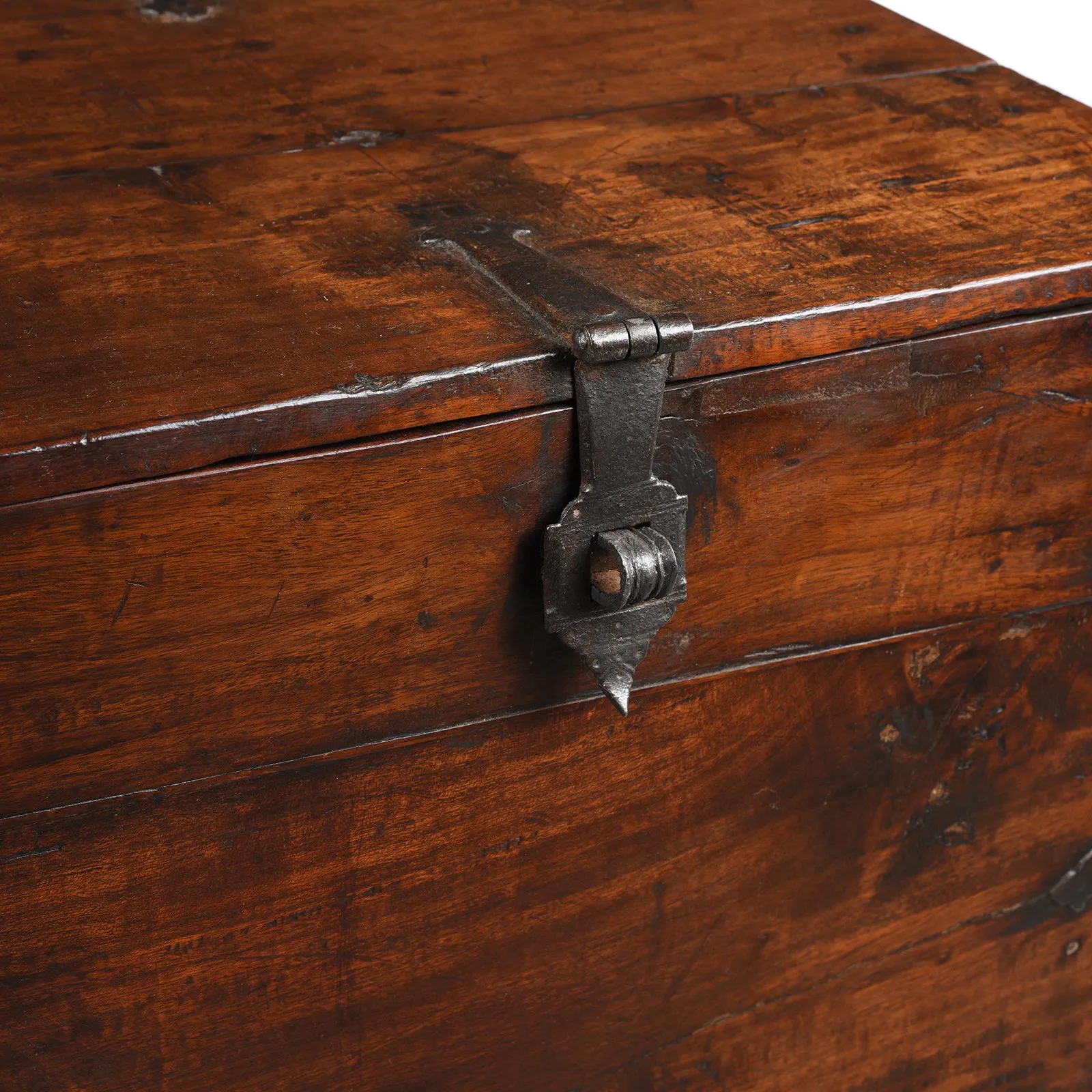 Roheda Dowry Chest From Rajasthan - 19th Century