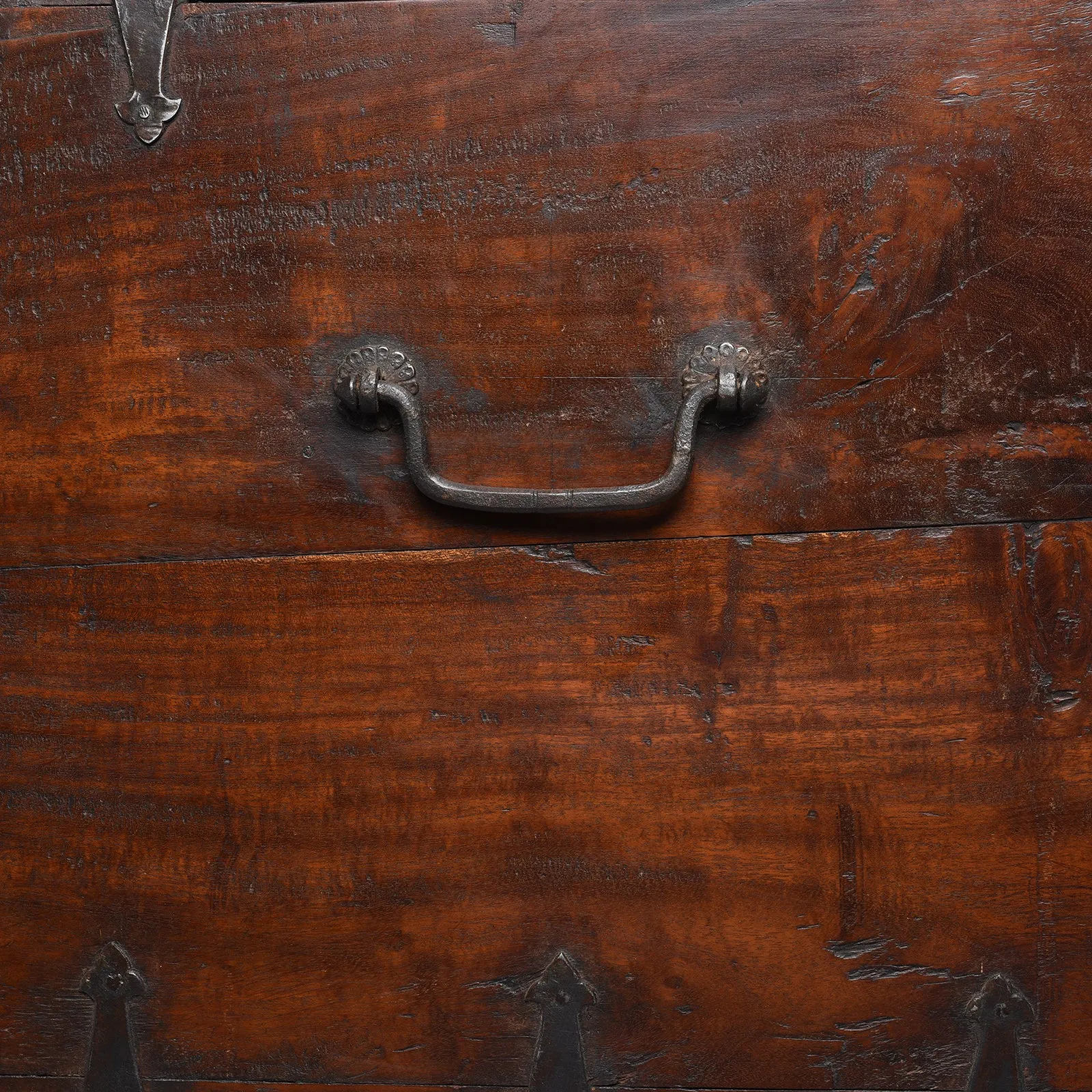 Roheda Dowry Chest From Rajasthan - 19th Century