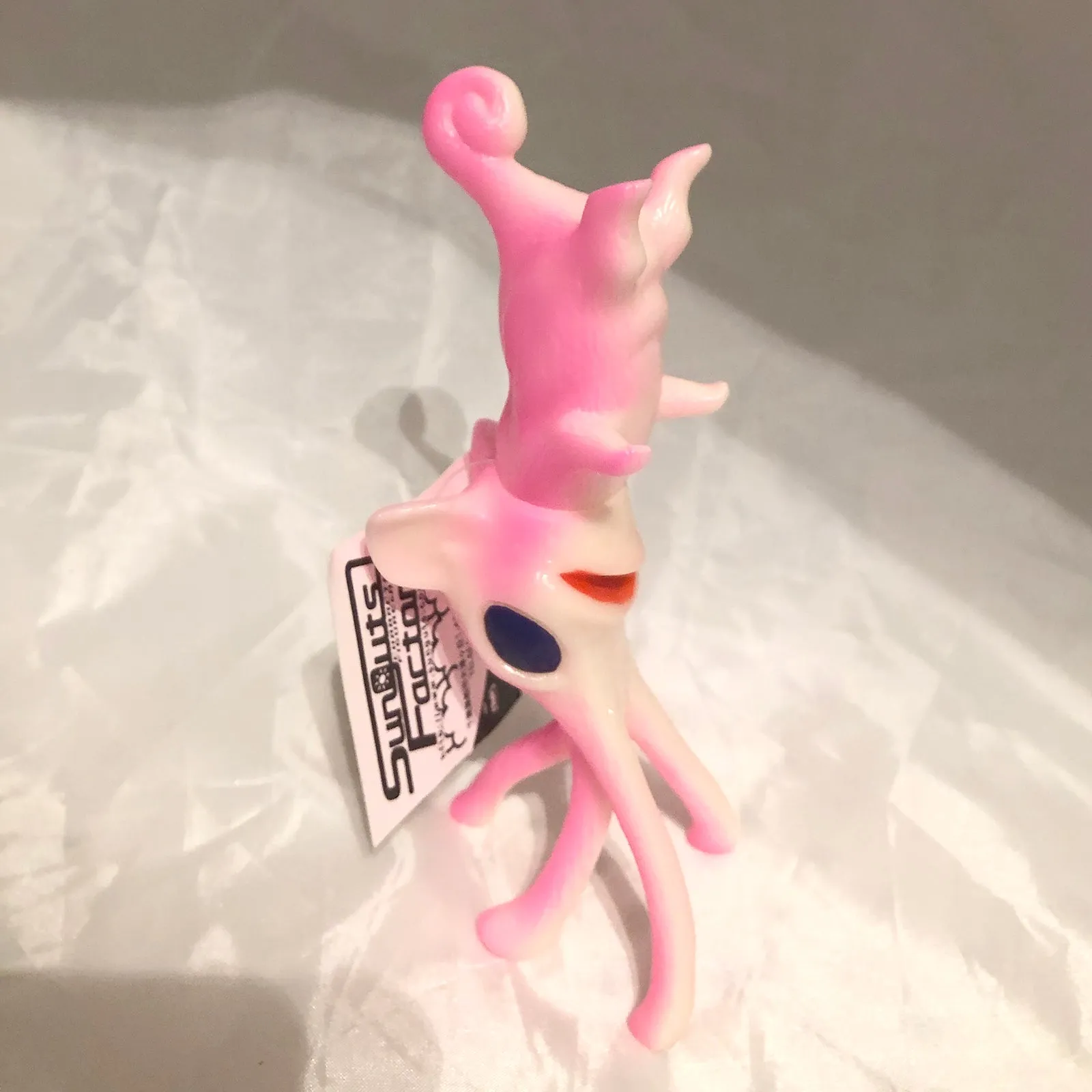 Sunguts Nazobohm Nazobole Sofubi Hyakki Yako Kaiju Soft Vinyl Figure GID w/ Pink