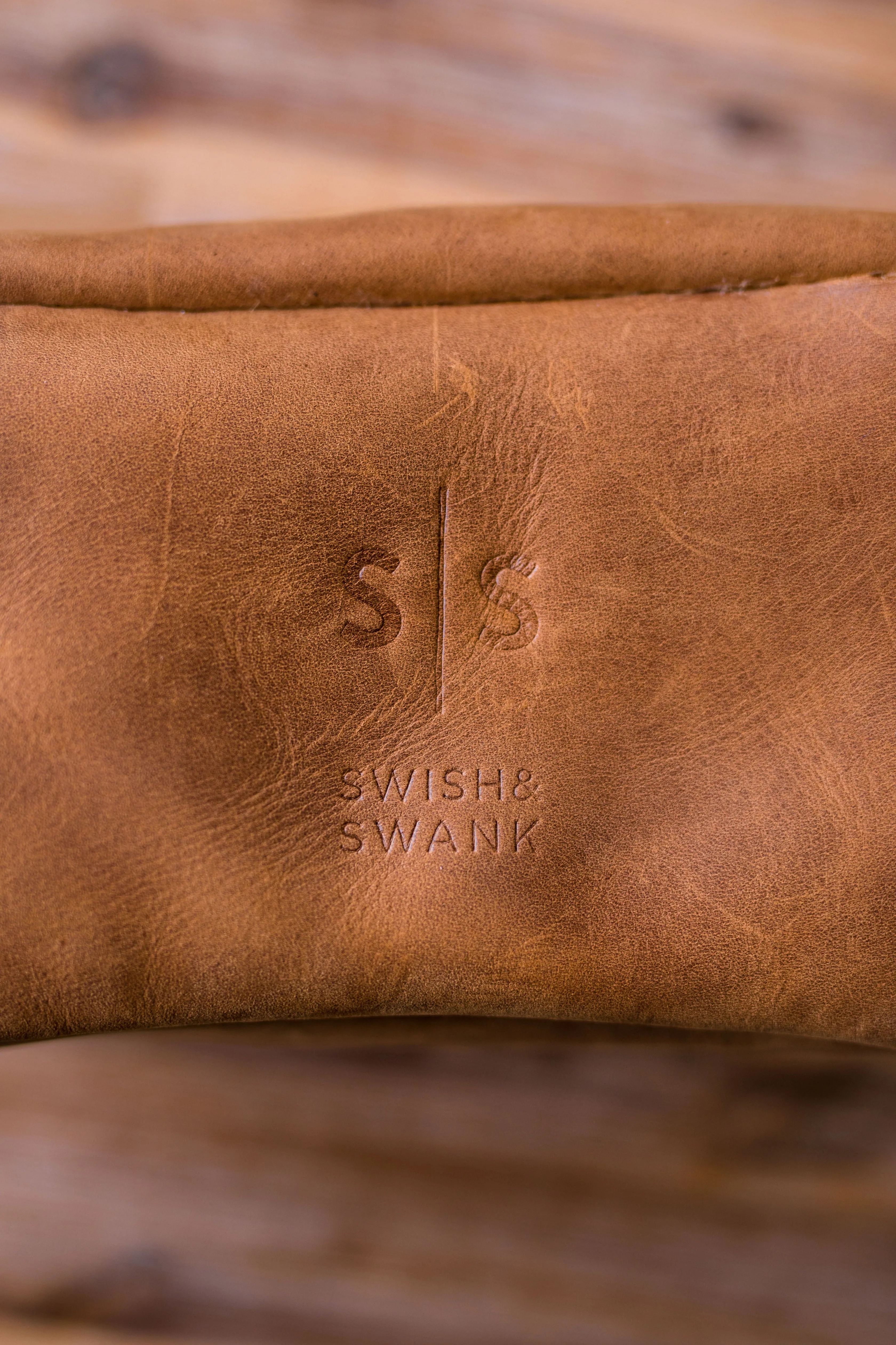 Unisex Genuine Leather Toiletry Bag Tan Edition.